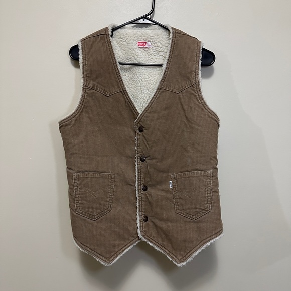Levi’s corduroy vest - Picture 1 of 4